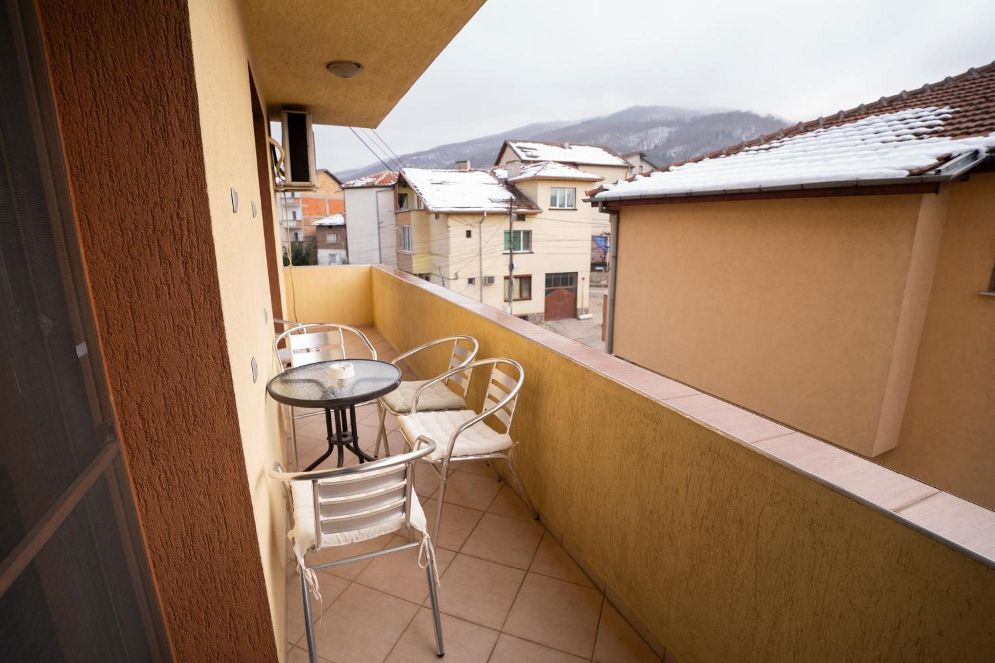 Guest House Traikovi Petrici Exterior foto